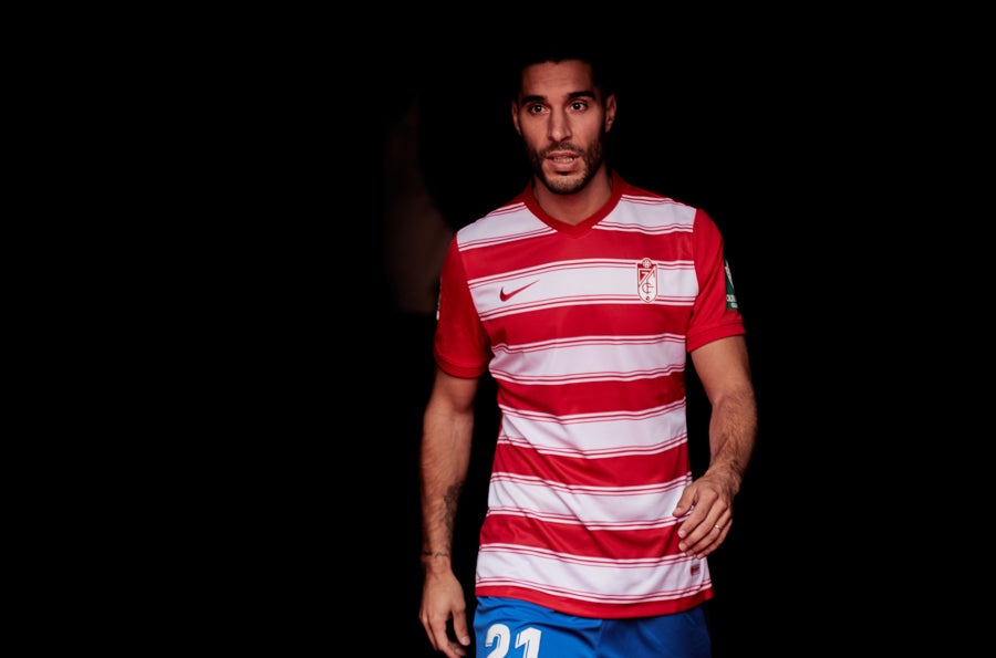 Así ha sido la presentación del nuevo fichaje del Granada CF