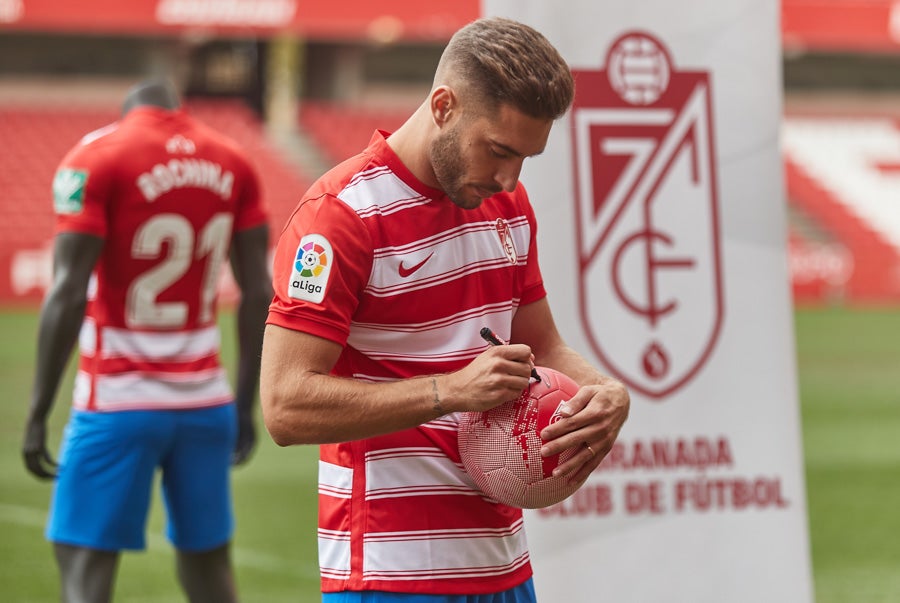 Así ha sido la presentación del nuevo fichaje del Granada CF