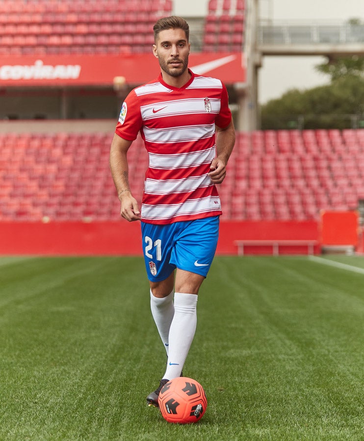 Así ha sido la presentación del nuevo fichaje del Granada CF