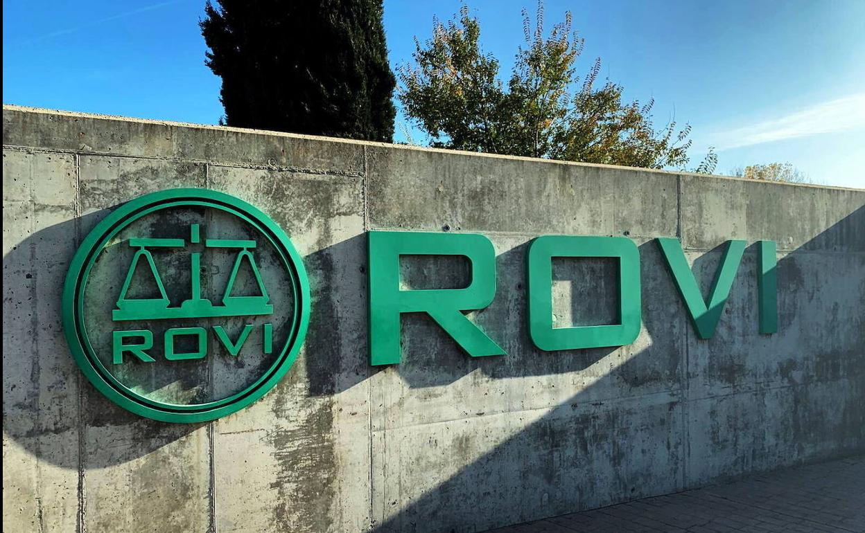 El logo de laboratorios Rovi en su planta de San Sebastián de los Reyes. 