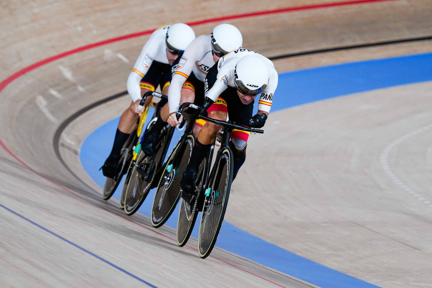 Alfonso Cabello, Pablo Jaramillo y Ricardo Ten se colgaron el bronce en velocidad por equipos. 