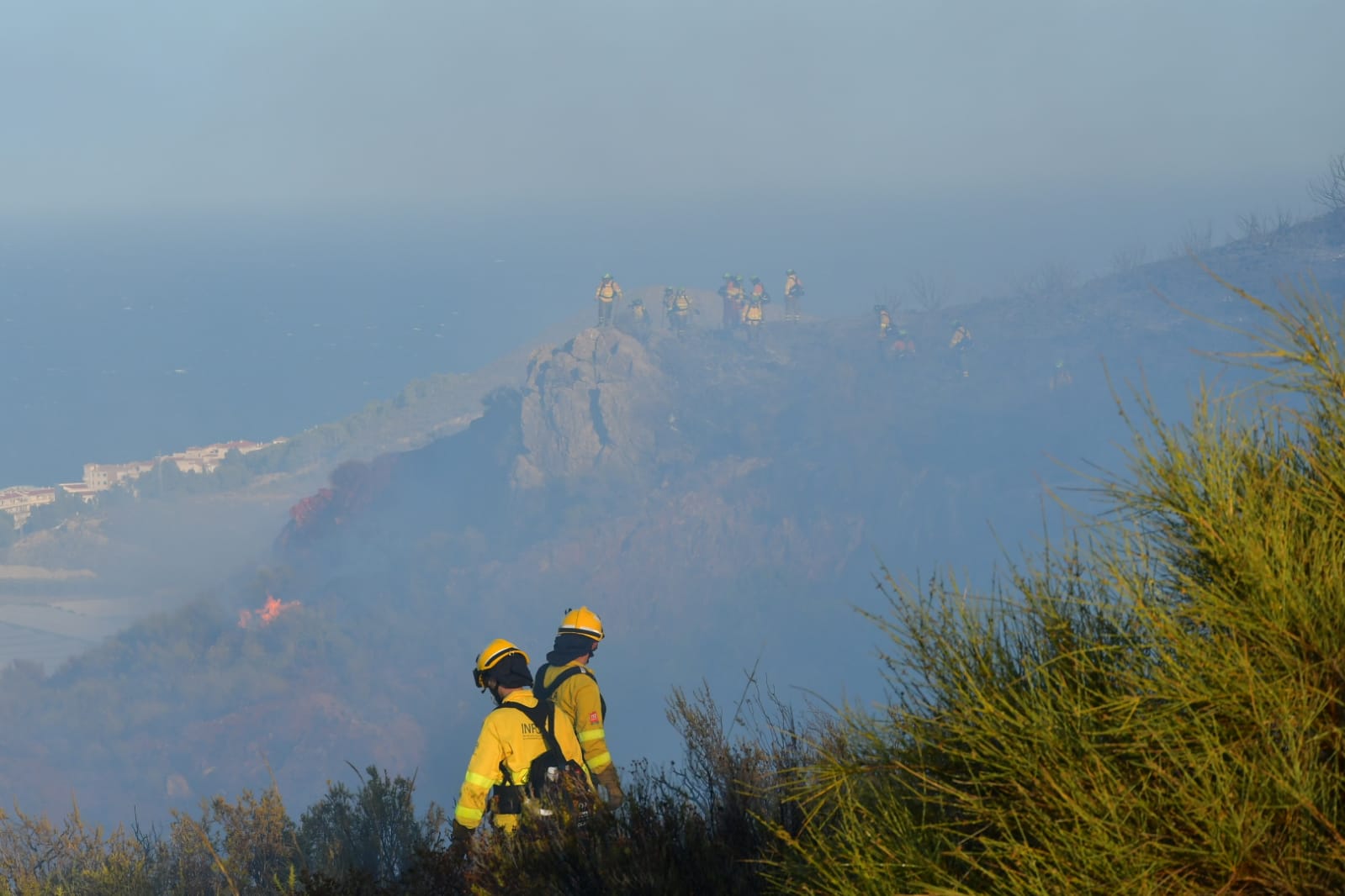 El Infoca ha desplazado a un amplio operativo para la extinción del incendio