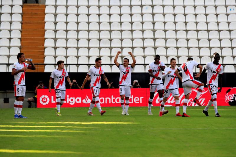 Lance del partido disputado en el estadio vallecano entre el Rayo y el Granada.