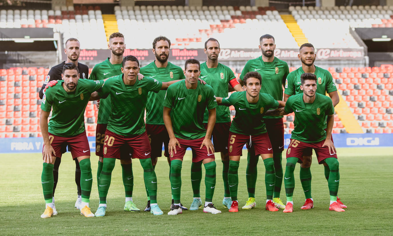 Lance del partido disputado en el estadio vallecano entre el Rayo y el Granada.