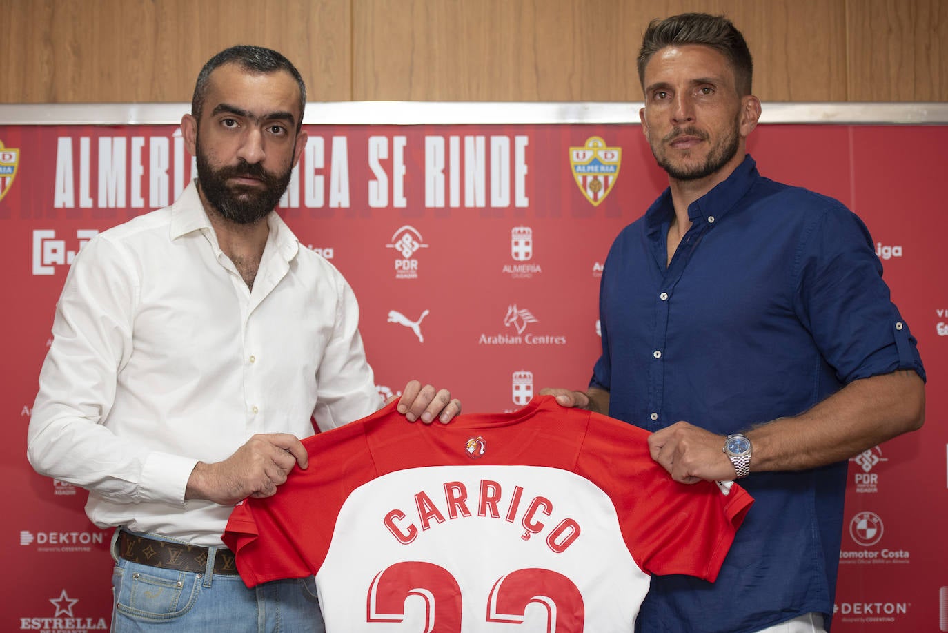 Mohamel El Assy y Daniel Carriço, en la presentación del central luso por la UD Almería. 