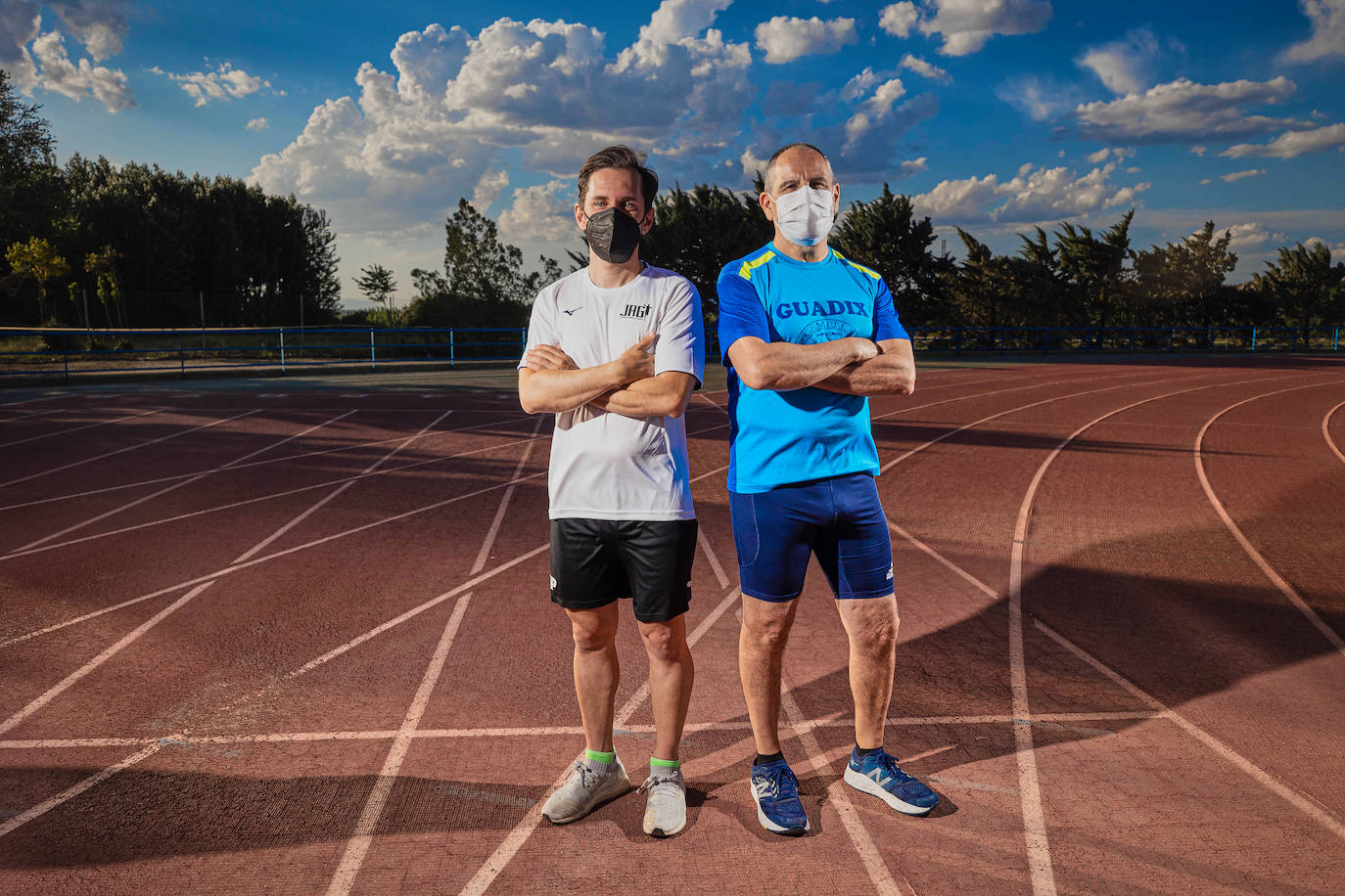 Jacinto Garzón y Manolo Segura, entrenadores de marcha en la Juventud Atlética Guadix y el ADA Guadix, respectivamente. 