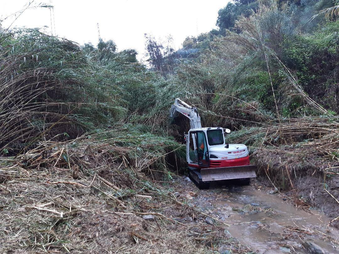 Trabajos de limpieza de la Junta en el Río Jate, en La Herradura este año. 