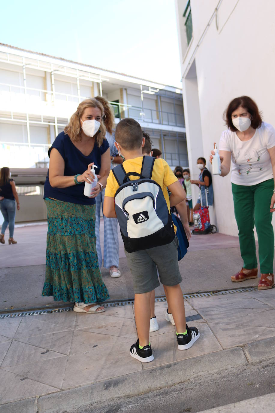 Fotos: Los alumnos de Jaén vuelven a clase con ilisión, seguridad y menos incertidumbre