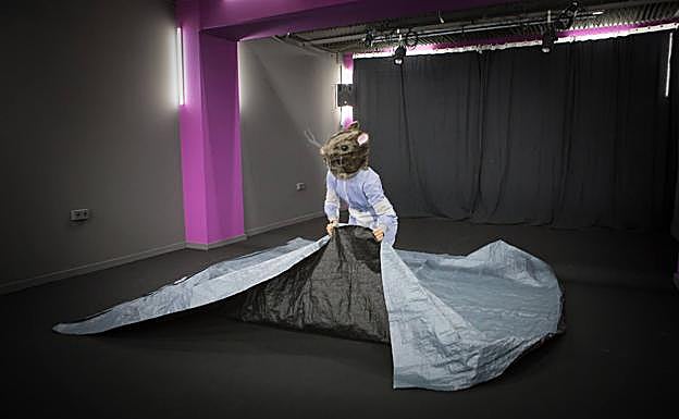 El plástico es un elemento clave en 'Alma'. 