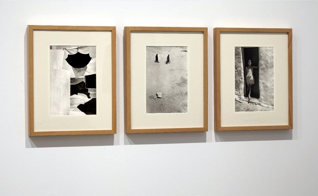 Fotografías de una sala del Museo Reina Sofia dedicada al Archivo AFAL (Agrupación Fotográfica Almeriense).