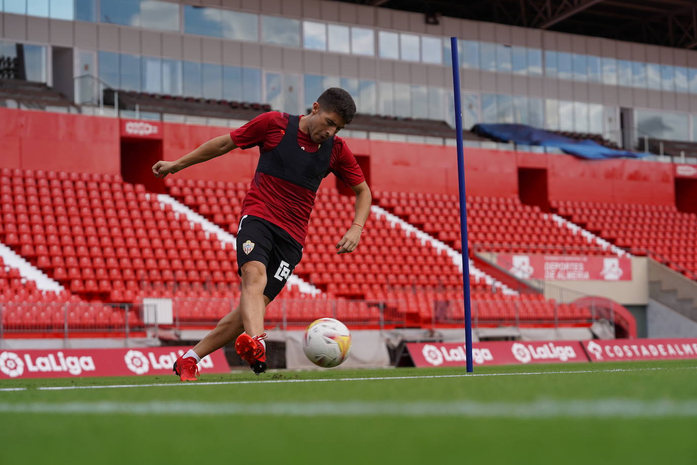 Francisco Portillo, con experiencia, tiene las claves para que el Almería pelee por el ascenso a Primera. 