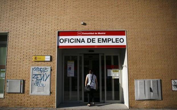 El SEPE aclara el único caso en el que se puede cobrar el paro tras una baja voluntaria