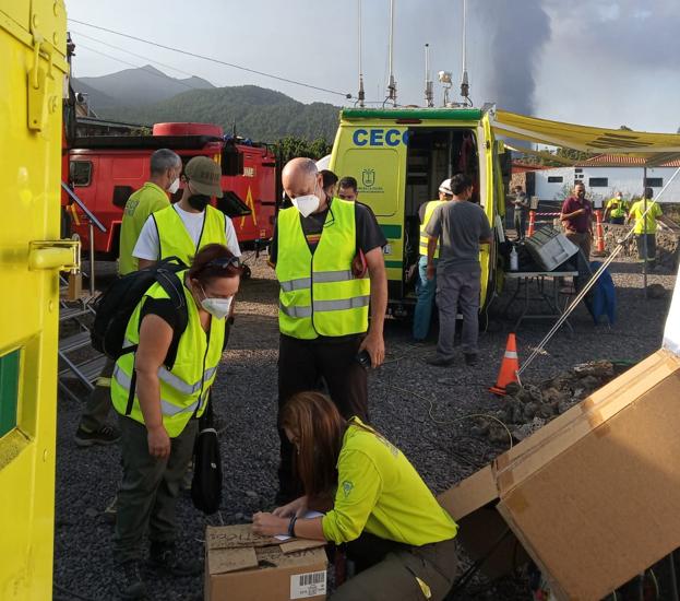 Científicos de la UGR llegan a La Palma para monitorizar la erupción del volcán de Cumbre Vieja