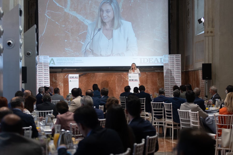 La consejera de Fomento anunció el encargo del proyecto del metro por el centro de Granada. El desayuno informativo estuvo patrocinado por el Consorcio de Transporte Metropolitano del Área de Granada