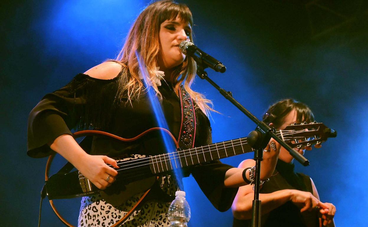 Rozalén, durante un concierto