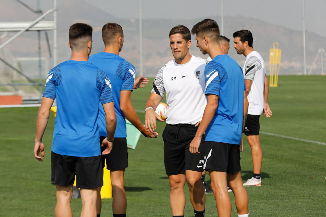 Entrenamiento del Granada este sábado.