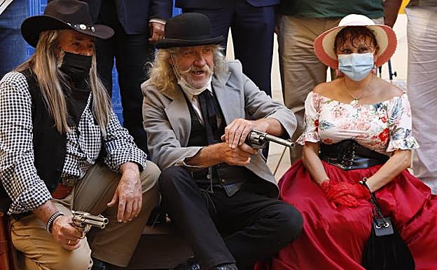 Imagen principal - Cultura en Almería | Cine | Siete western de cinco países lucharán por hacerse con el Premio Almería Western Film Festival