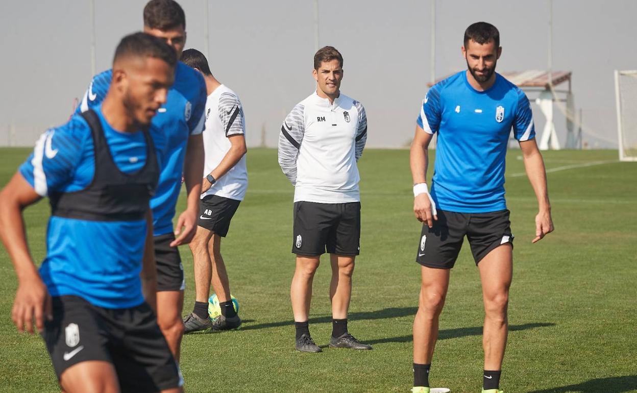 Robert Moreno, entrenador del Granada. 