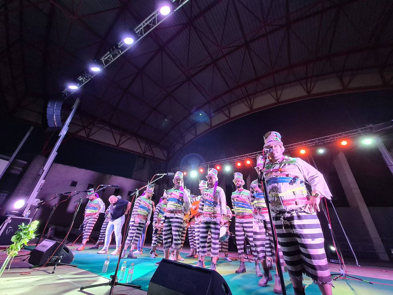 Grupo de Carnaval en el Auditorio. 