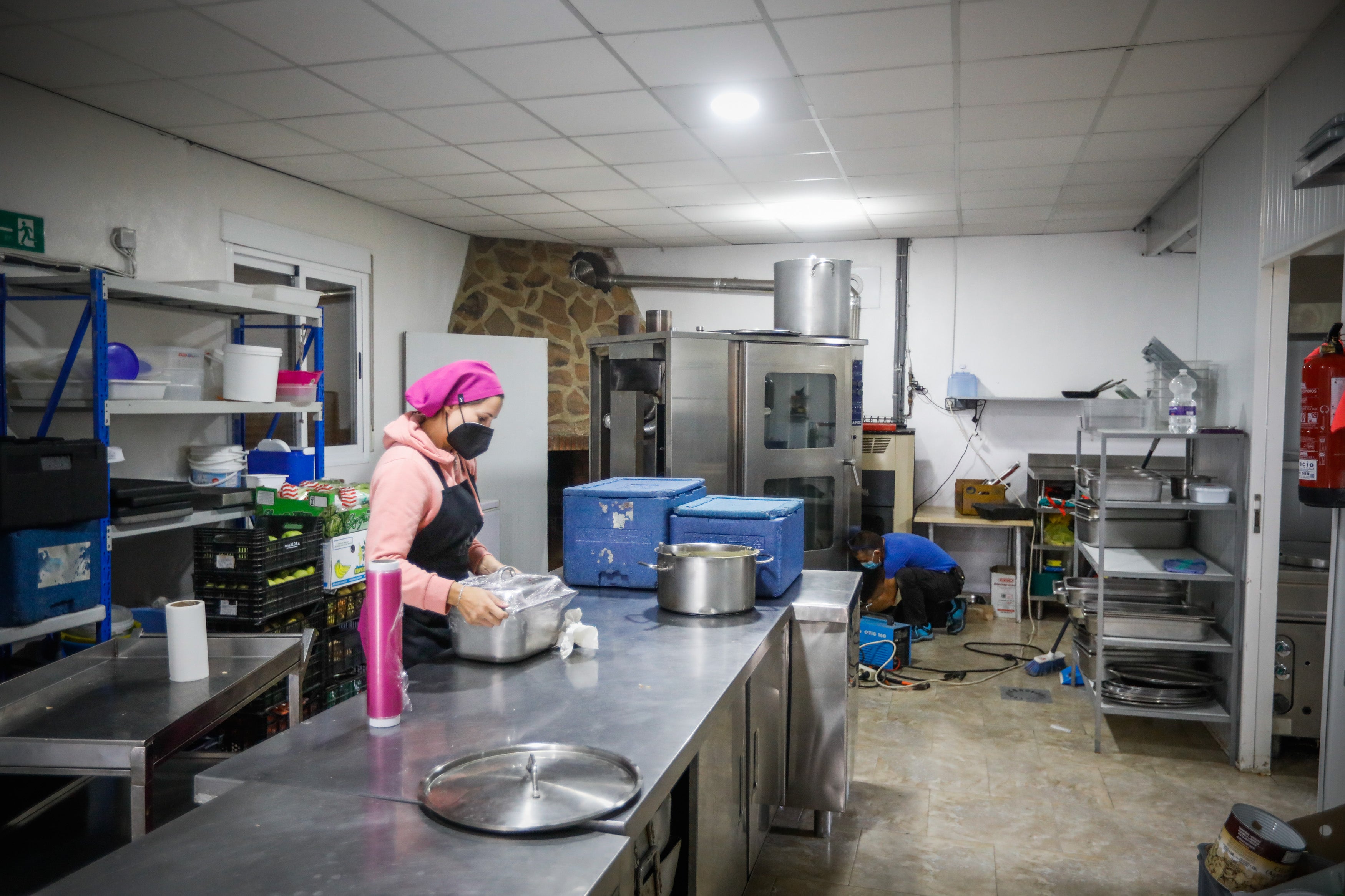 Alomartes y Montefrío siguen adelante a pesar de la tromba de agua que anegó negocios, viviendas y demás instalaciones.