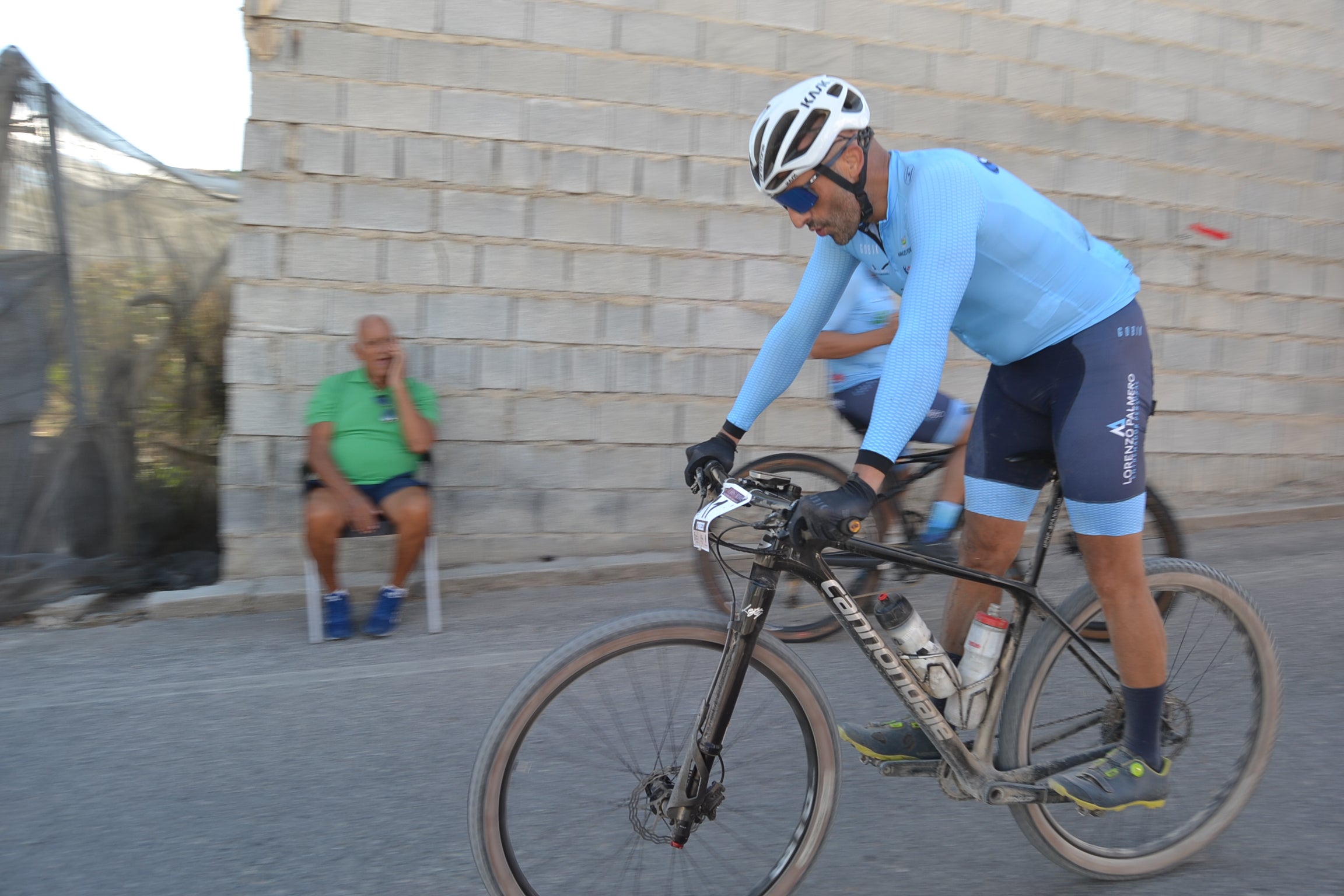 Más de un centenar de ciclistas compiten por las tierras del Parque Natural de la Sierra Almijara, Tejeda y Alhama