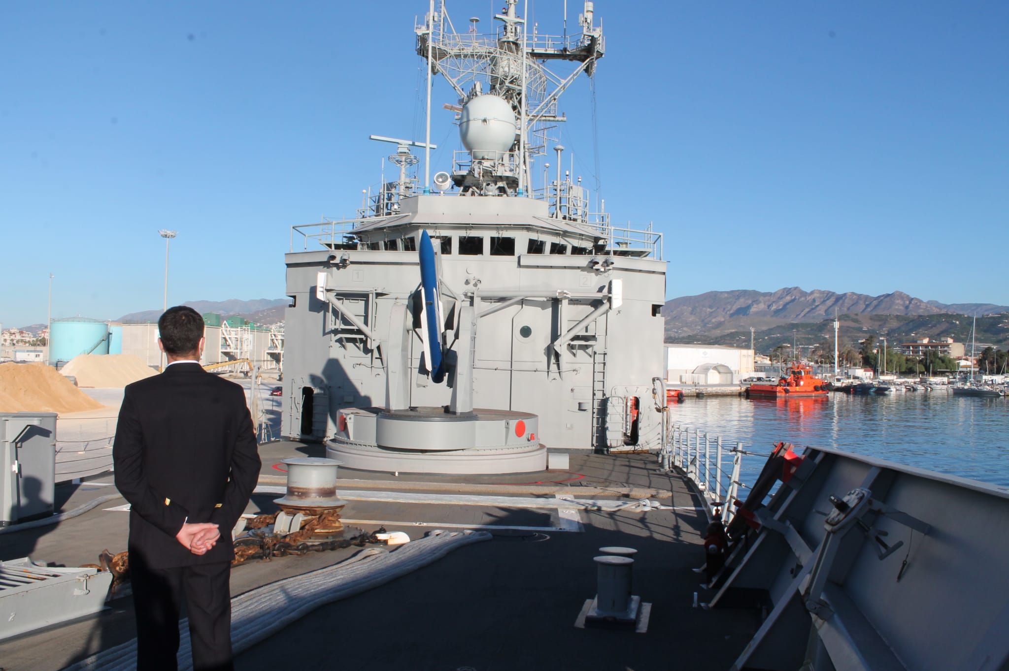 El buque Reina Sofía, en el puerto de Motril