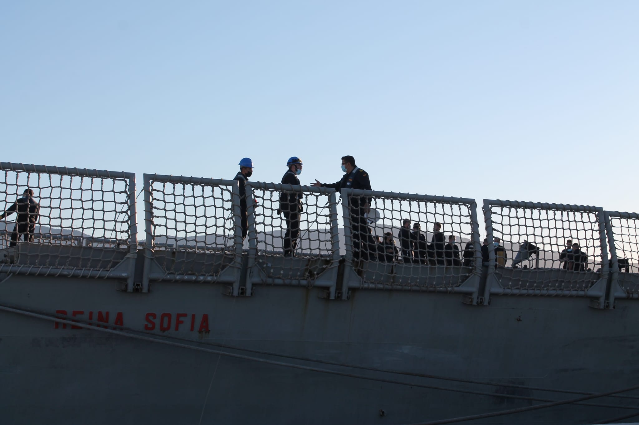 El buque Reina Sofía, en el puerto de Motril