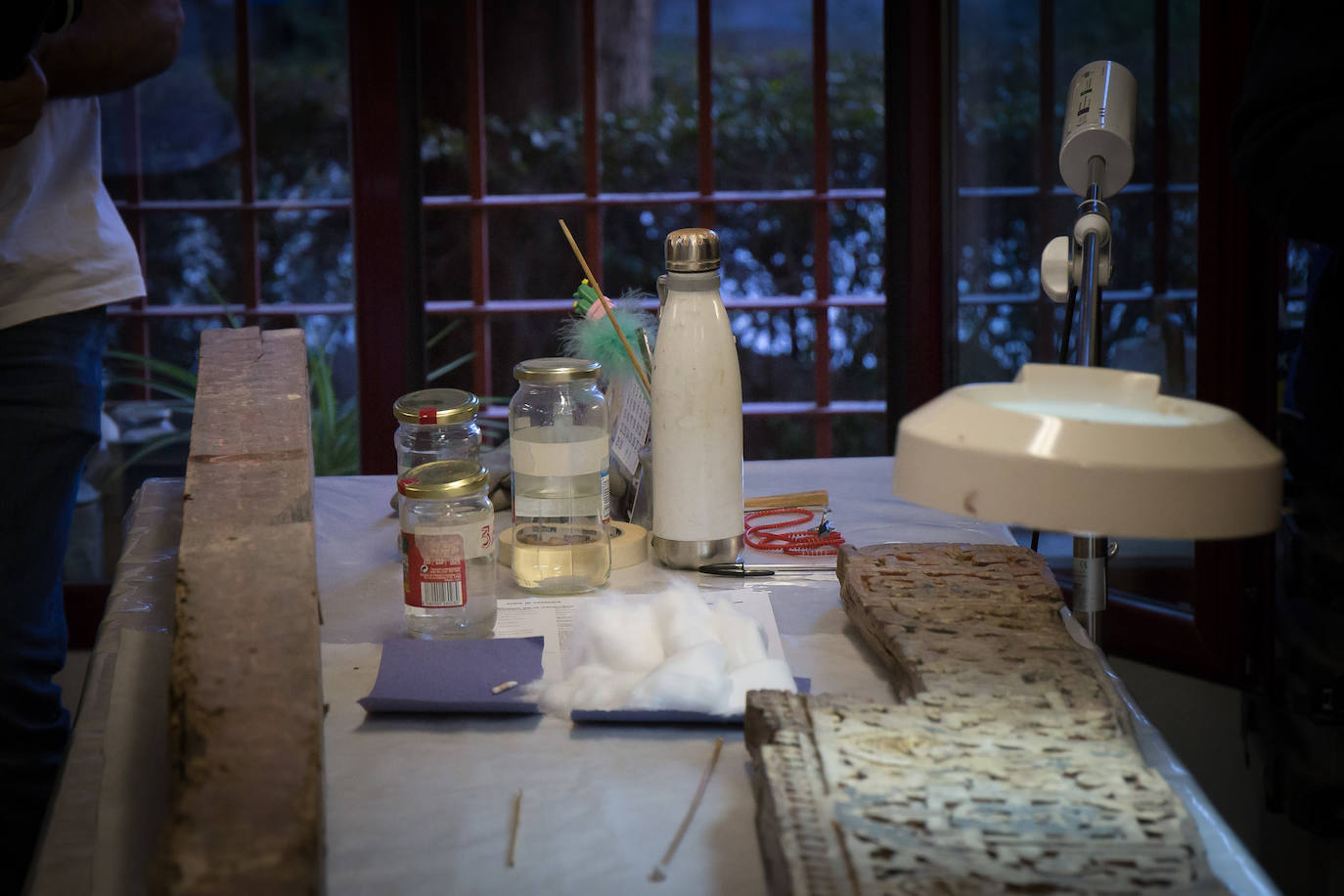 Imagen secundaria 2 - Mirando a través de la lupa. 