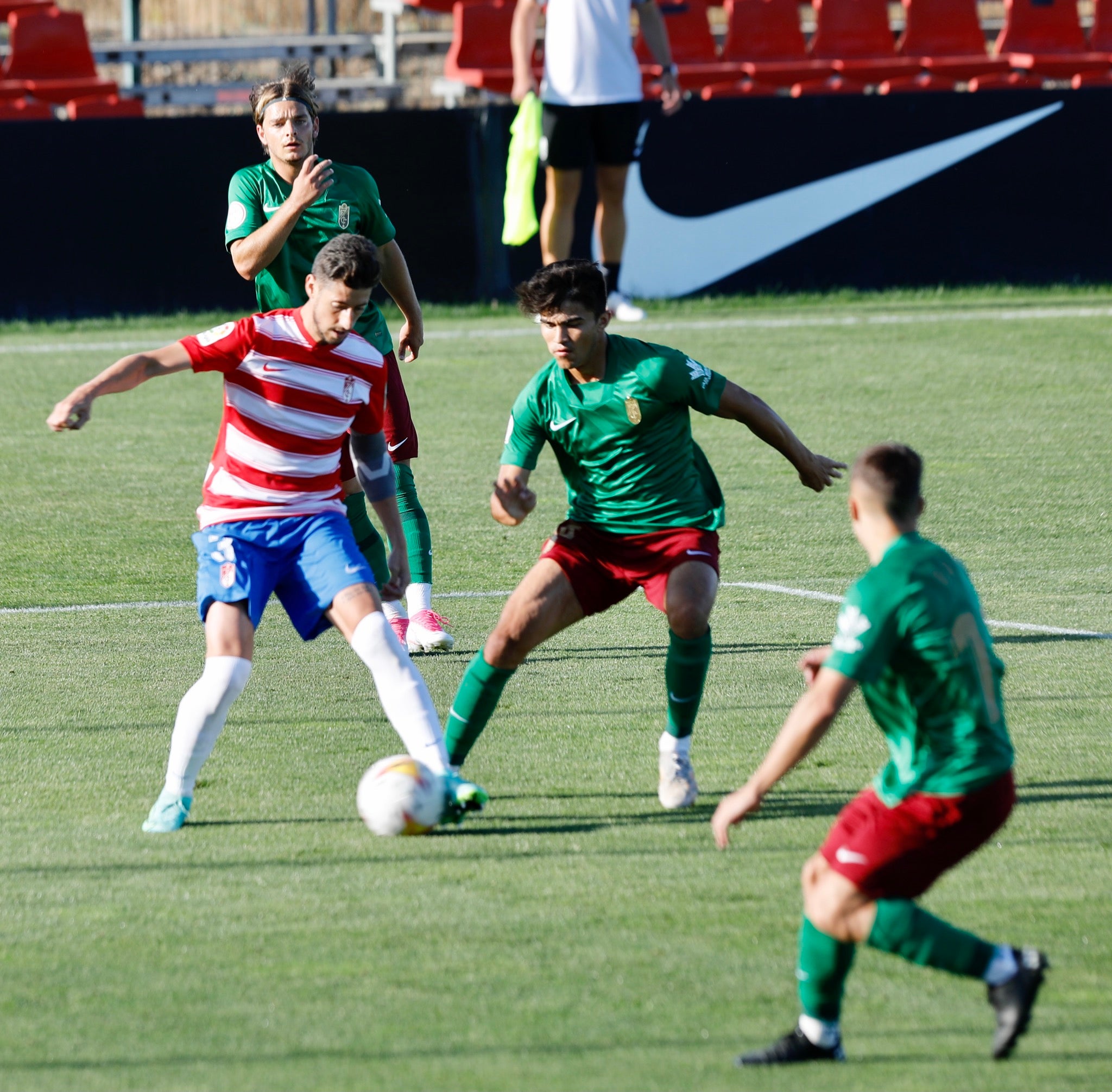 Partido amistoso entre el Granada y el Rercreativo