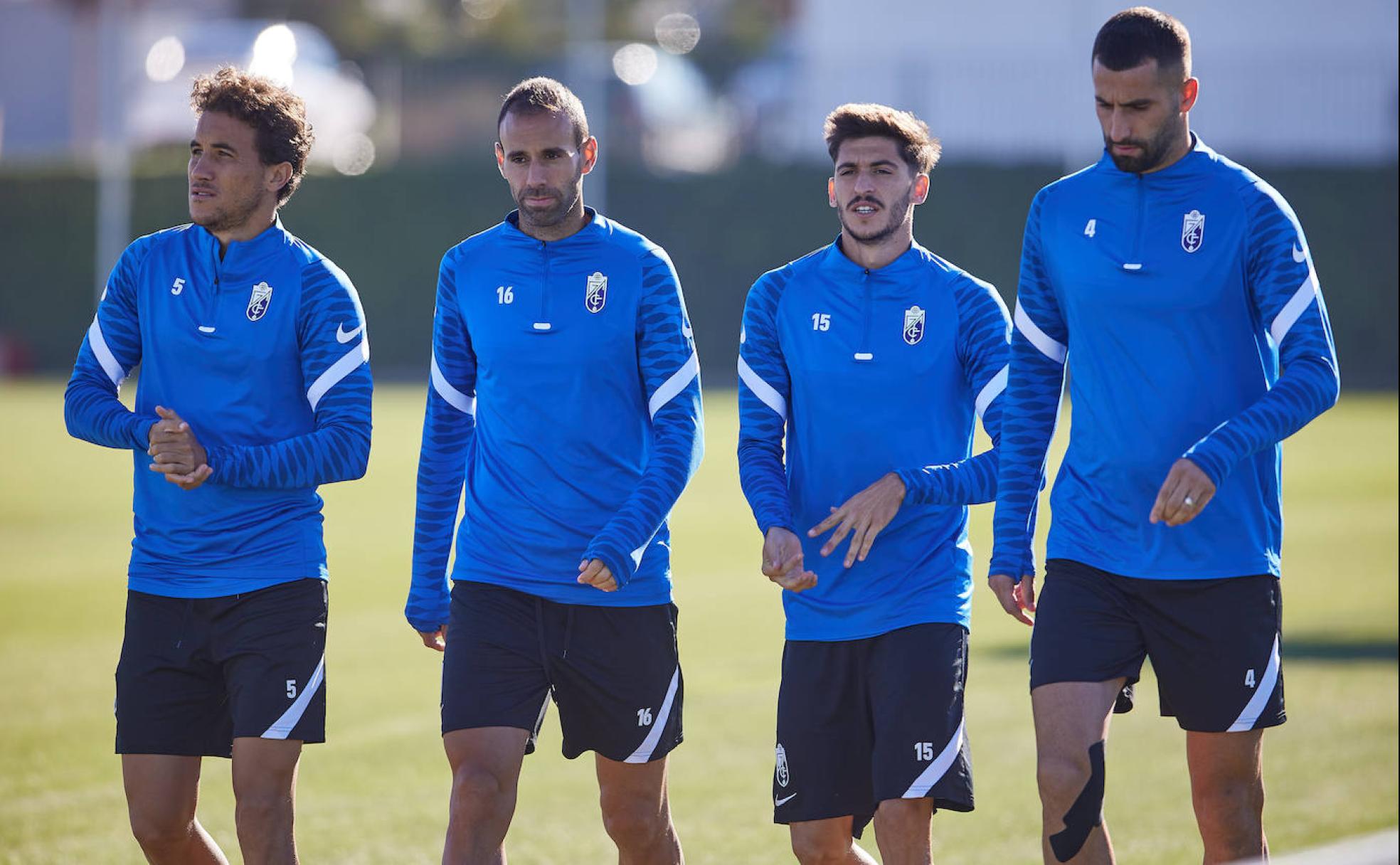 Luis Milla, Víctor Díaz, Carlos Neva y Maxime Gonalons saltan juntos a entrenar en la Ciudad Deportiva del Granada.