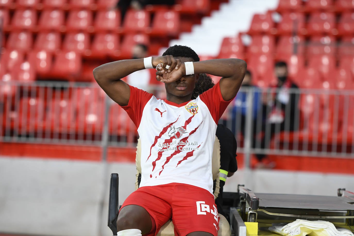 Ramazani tiene,como Robertone, para un mes de baja. 