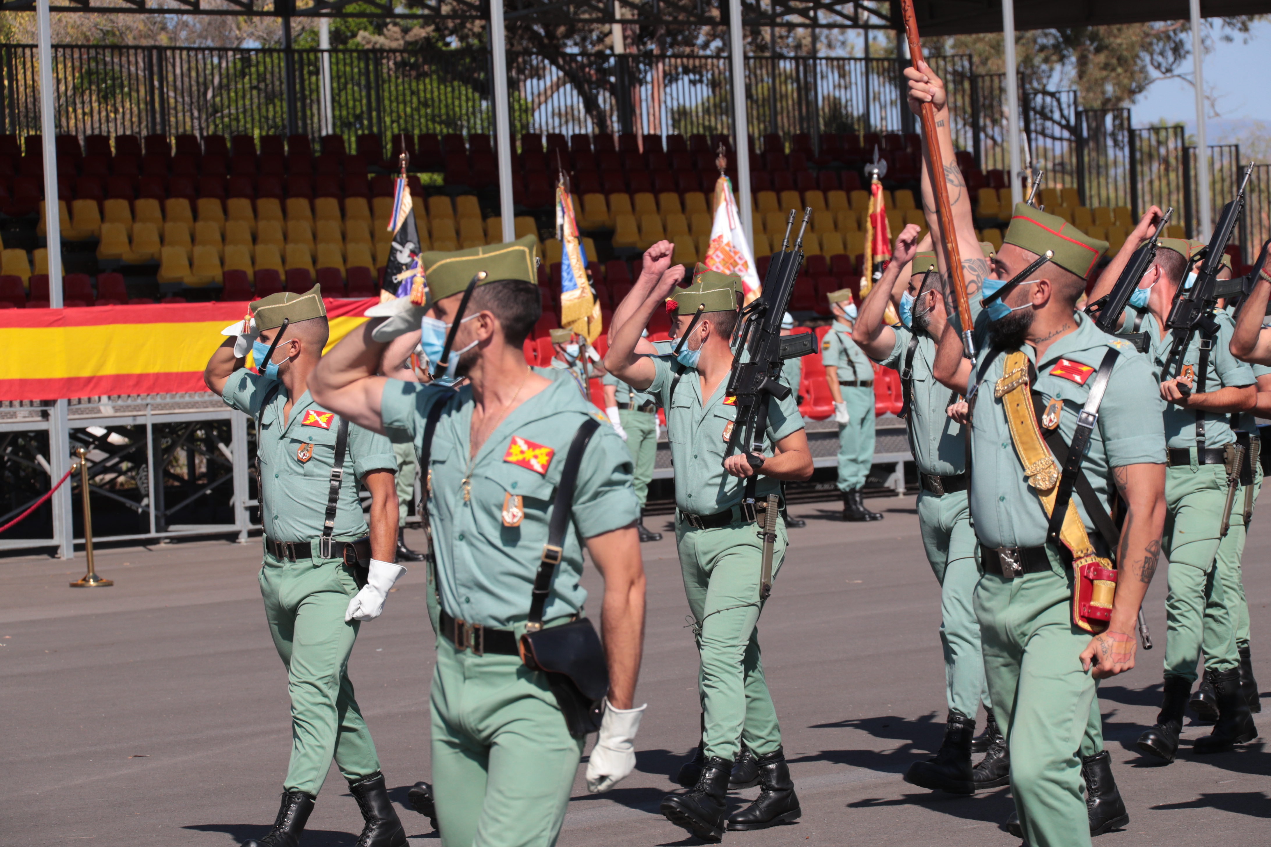 Fotos: La ministra Robles supervisa la brigada experimental