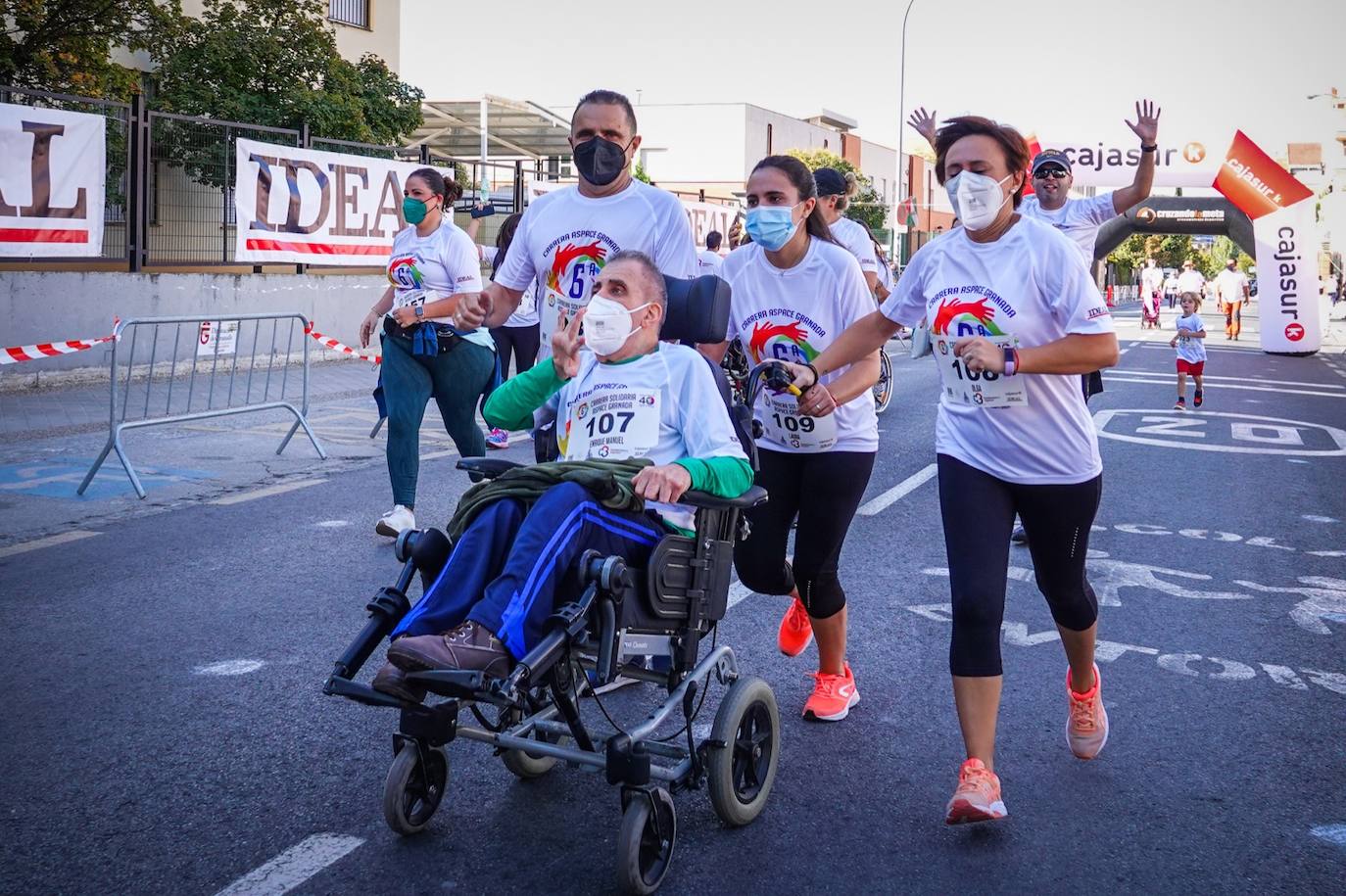 Fotos: Deporte y solidaridad, de la mano en el Zaidín