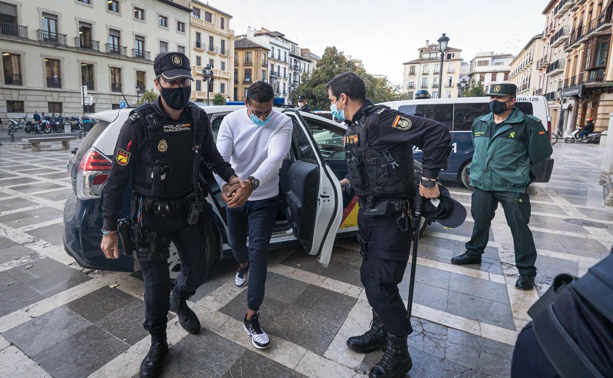 El procesado a su llegada a los juzgados este lunes.