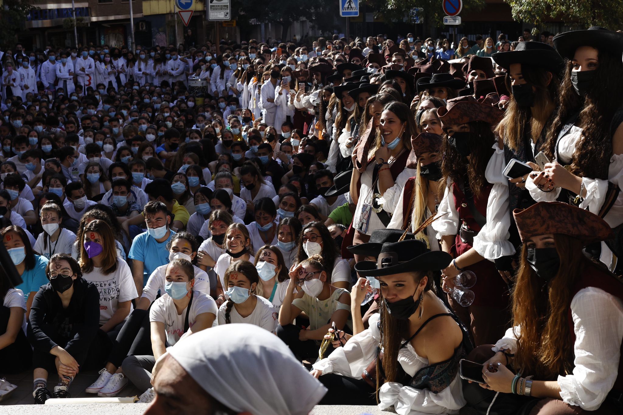 Los estudiantes han inspirado su ya tradicional festejo en una estética realacionada con las películas de 'Piratas del Caribe'