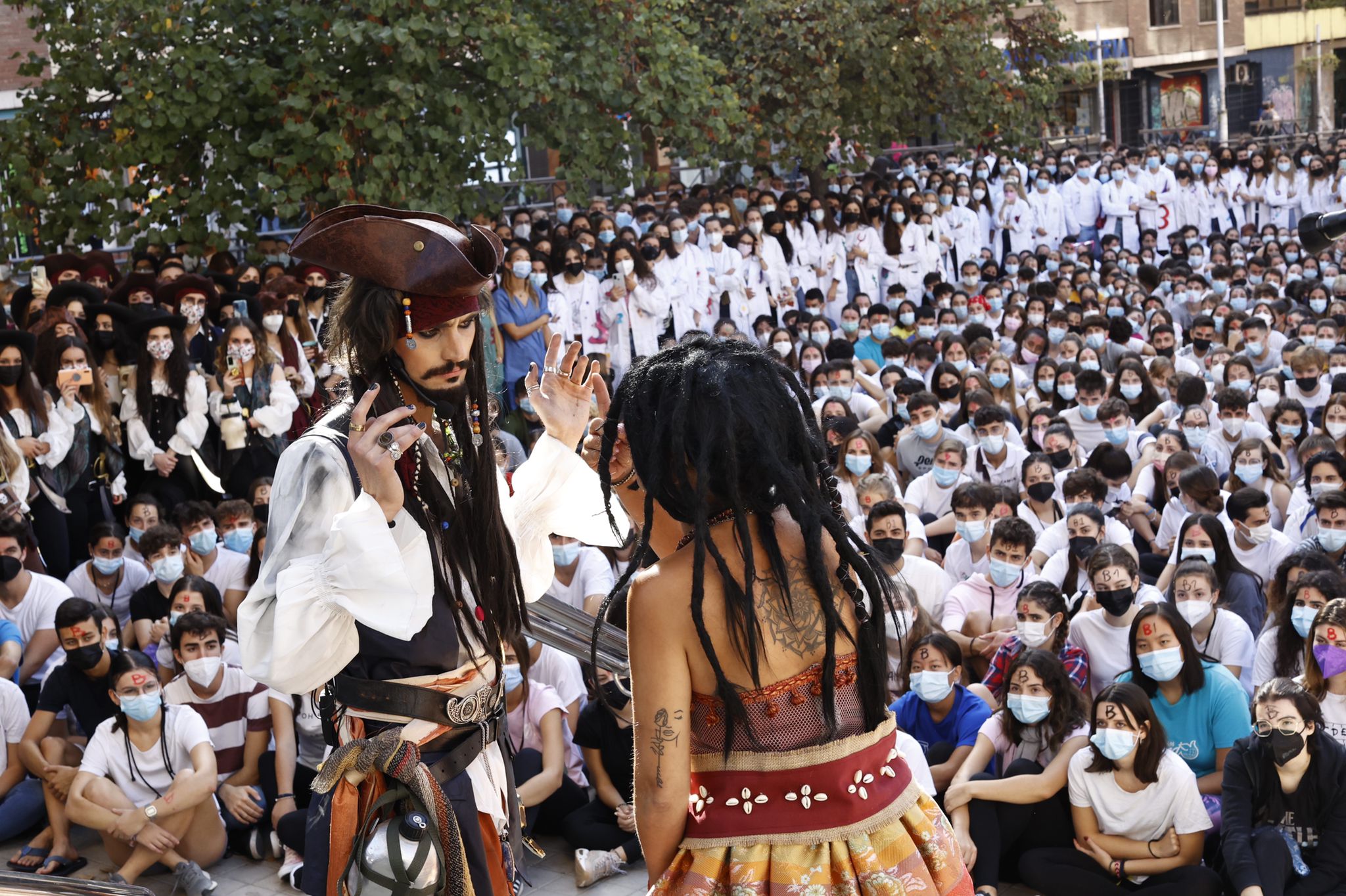 Los estudiantes han inspirado su ya tradicional festejo en una estética realacionada con las películas de 'Piratas del Caribe'