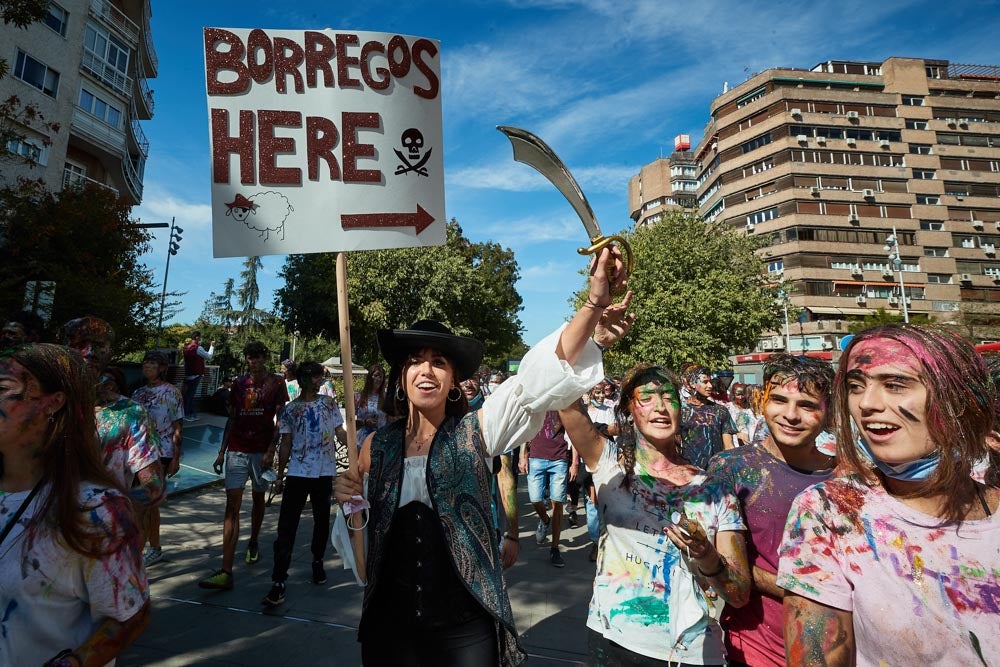 Los estudiantes han inspirado su ya tradicional festejo en una estética realacionada con las películas de 'Piratas del Caribe'