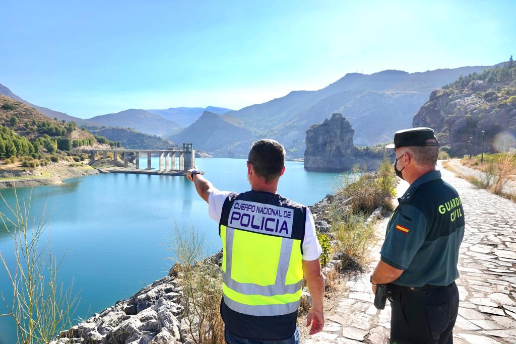 Dispositivo de búsqueda de un granadino desaparecido en el pantano de Canales