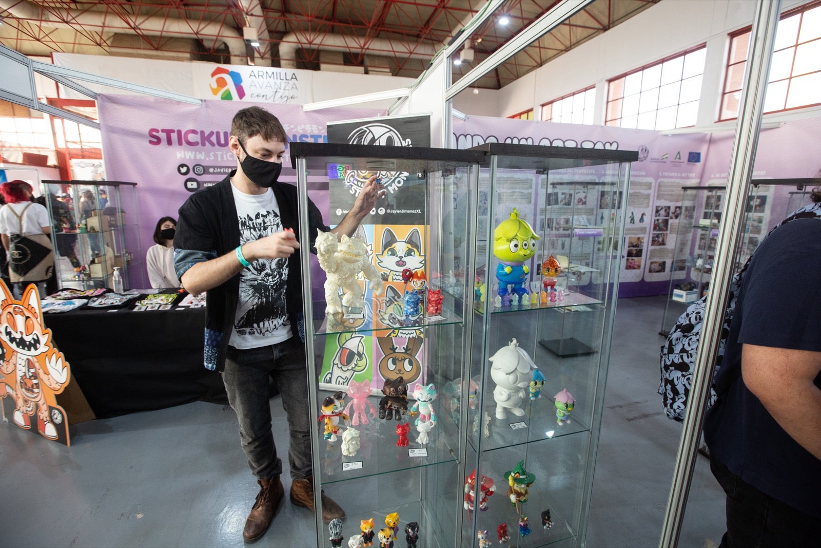 La Ficzone llena la Feria de Muestras de Armilla de aficionados del manga y del kpop.