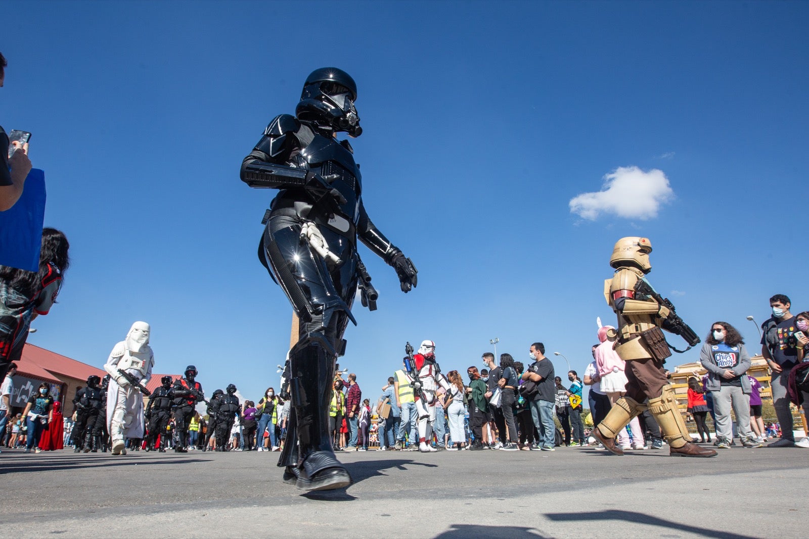 La Ficzone llena la Feria de Muestras de Armilla de aficionados del manga y del kpop.