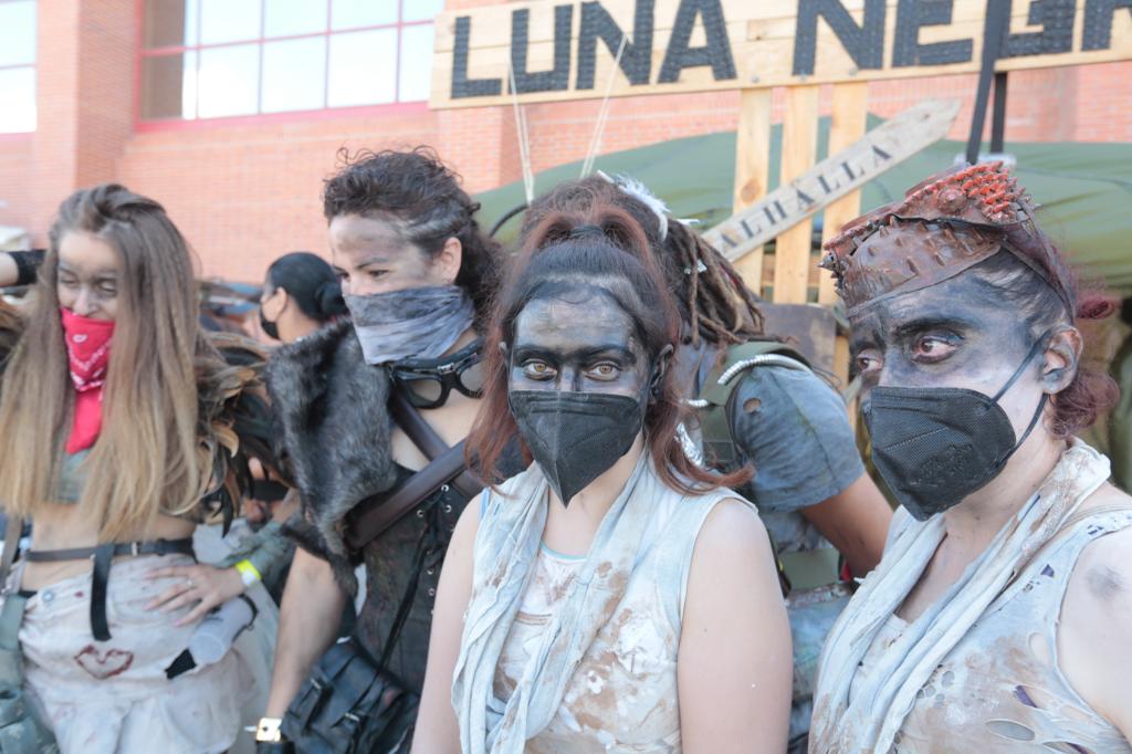 La Ficzone llena la Feria de Muestras de Armilla de aficionados del manga y del kpop.