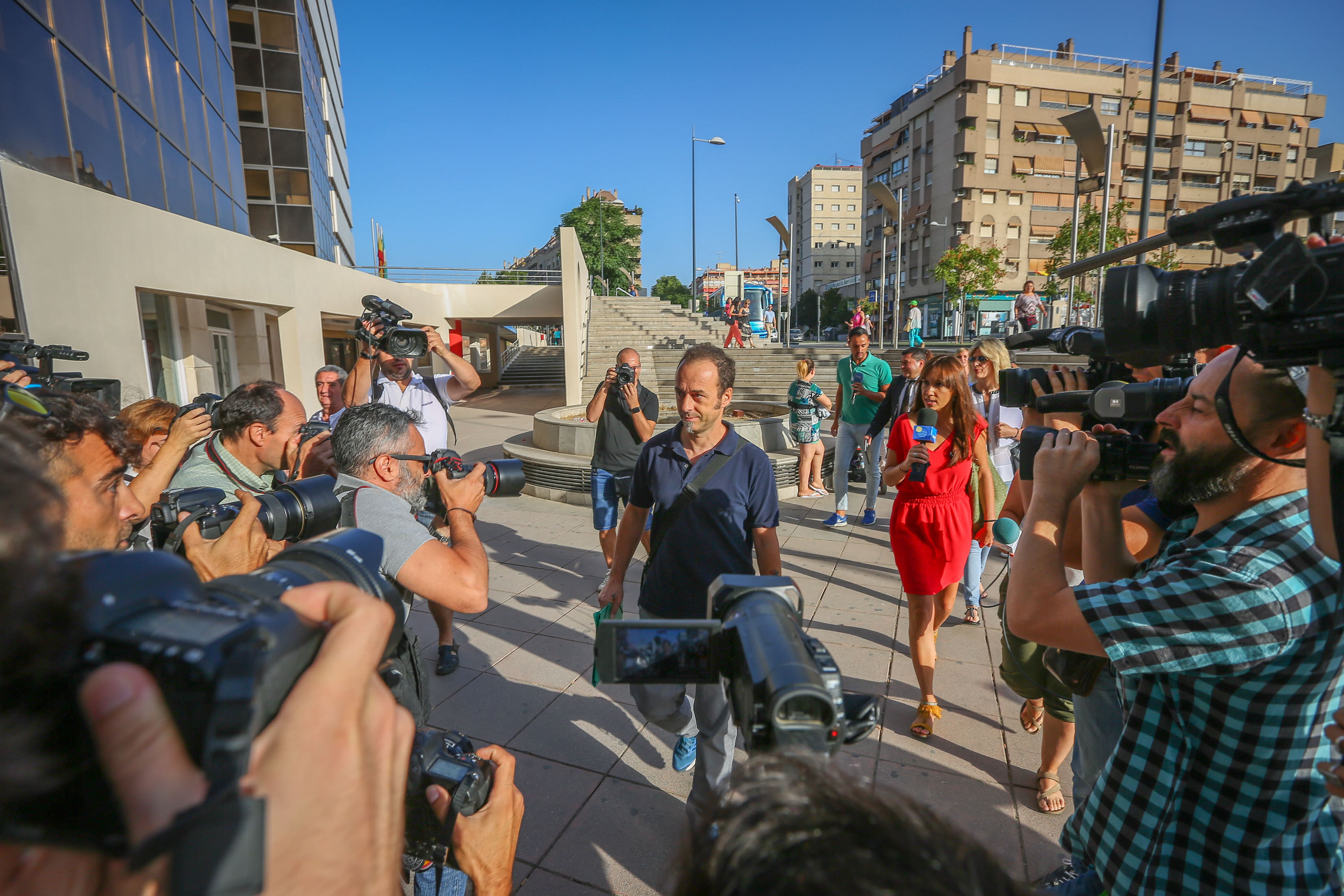 Francesco Arcuri, el 'ex' de Juana Rivas, accede a los Juzgados de La Caleta.