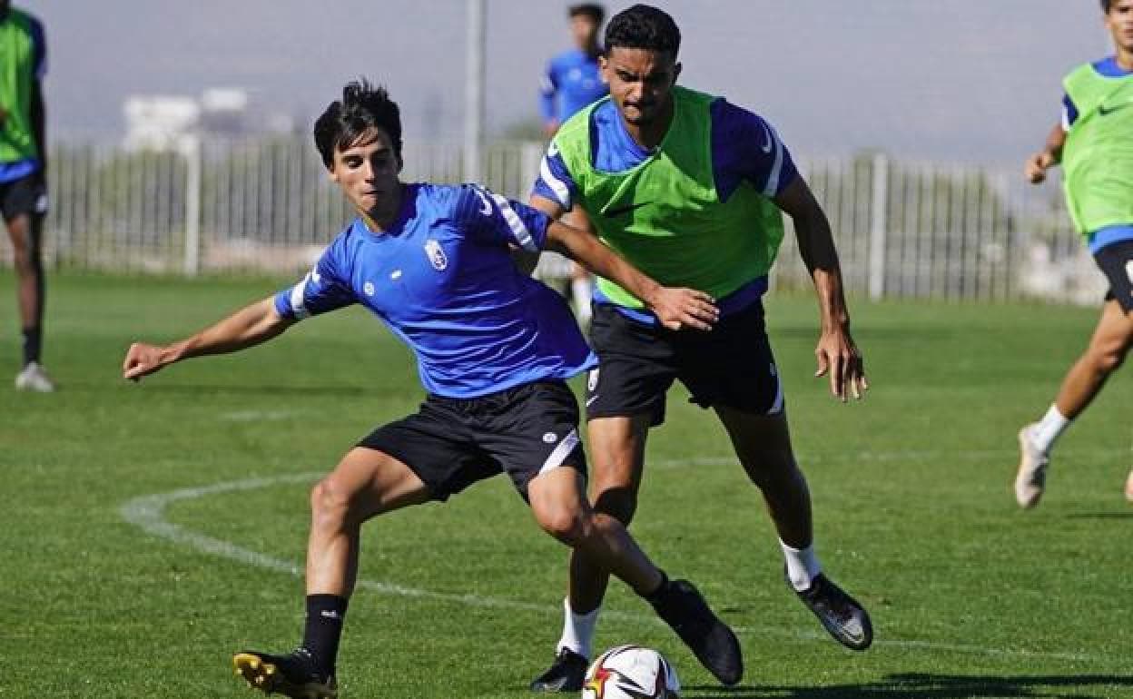 Lance de un entrenamiento del filial rojiblanco. 