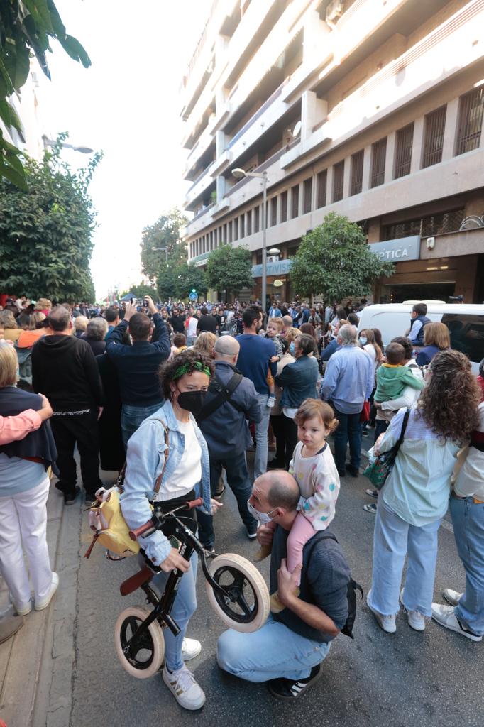 Los granadinos disfrutan de una calle Recogidas inmaculada y con cero emisiones contaminantes.