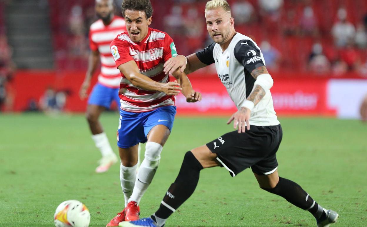 Luis Milla, en el duelo ante el Valencia. 