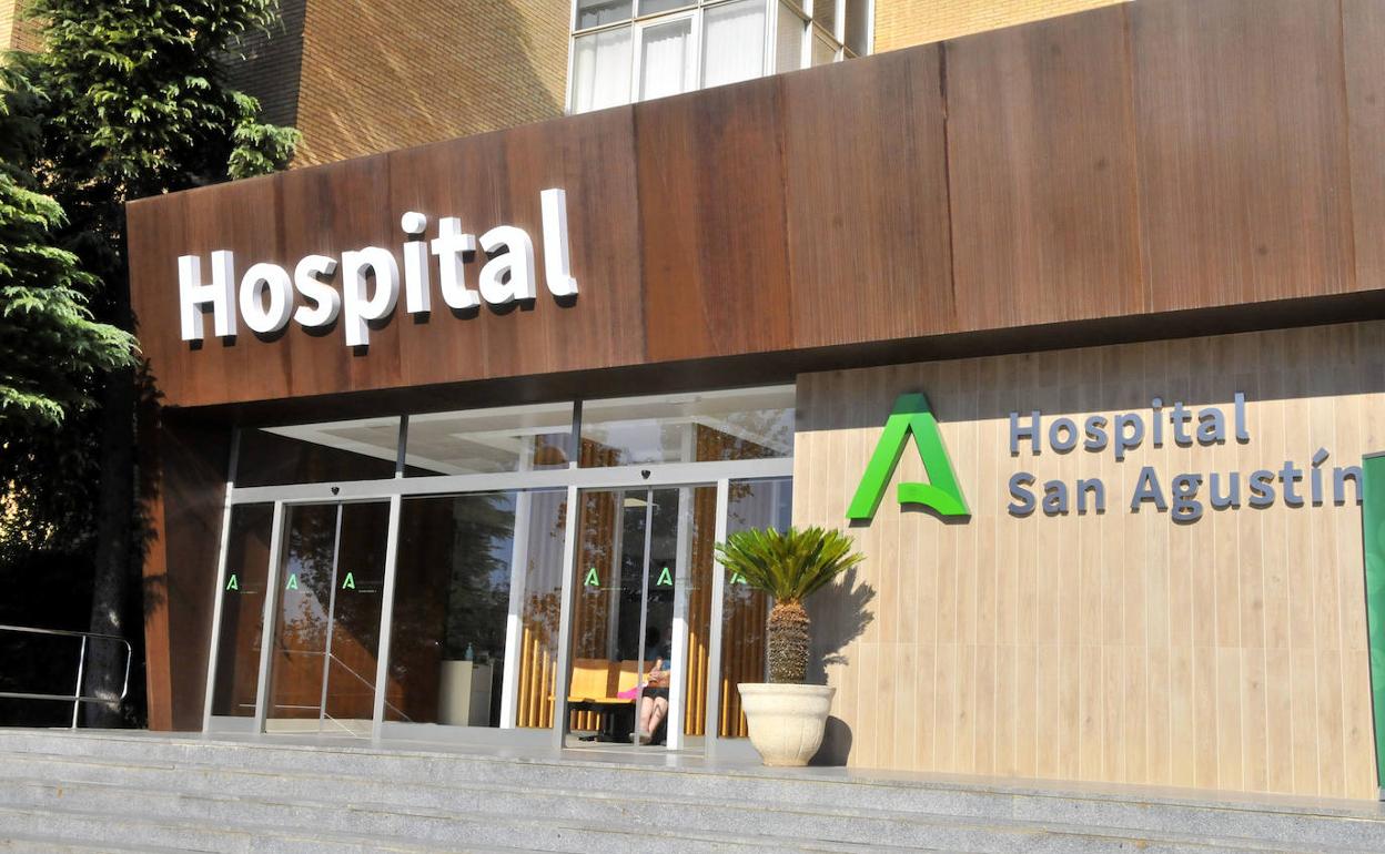 Entrada principal del Hospital San Agustín de Linares. 