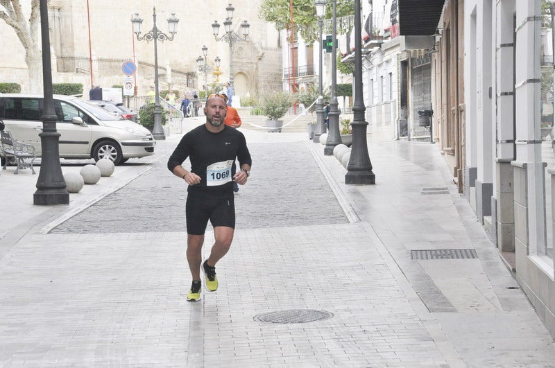 Participantes en la media maratón de Baza