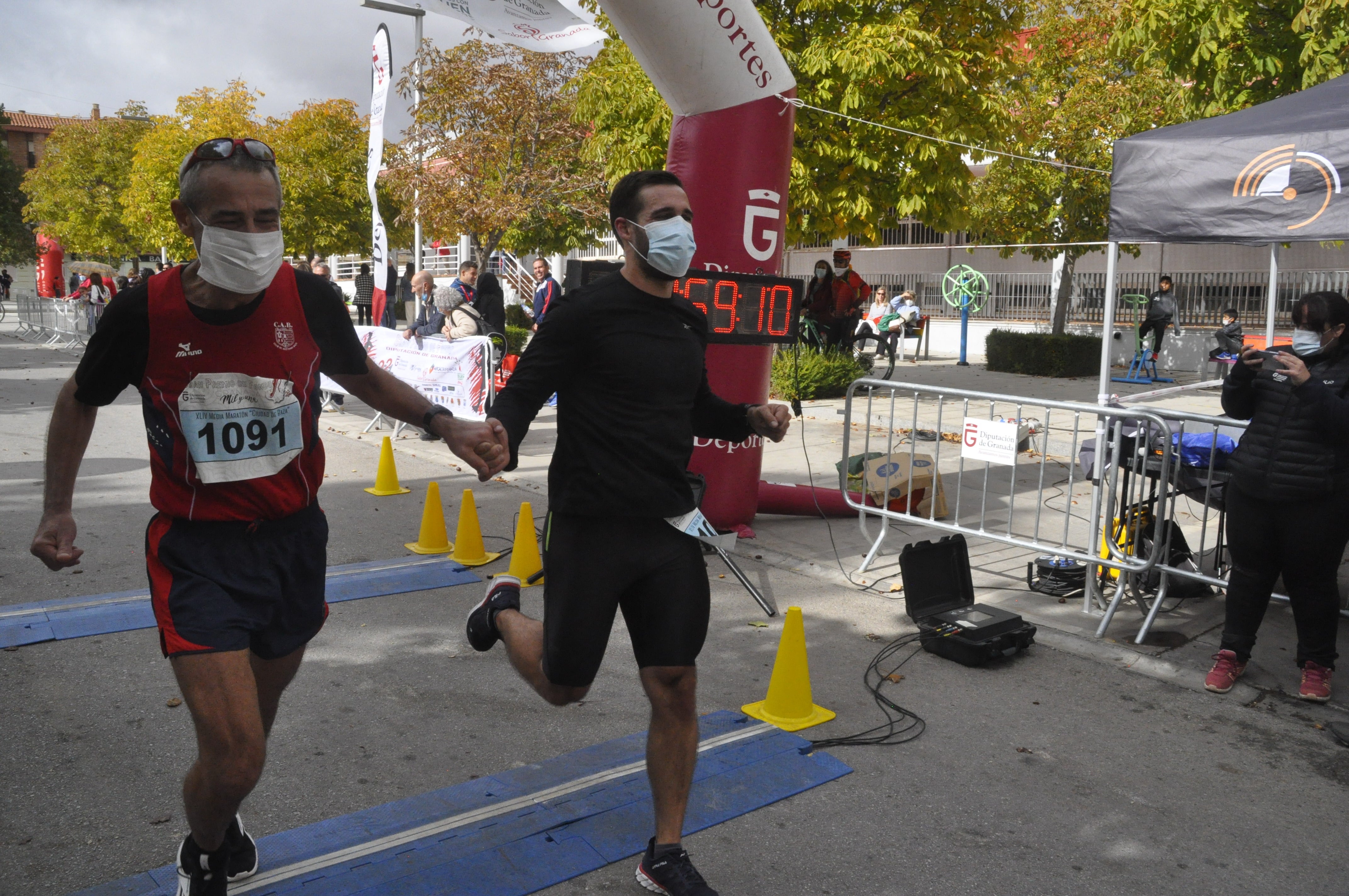 Participantes en la media maratón de Baza