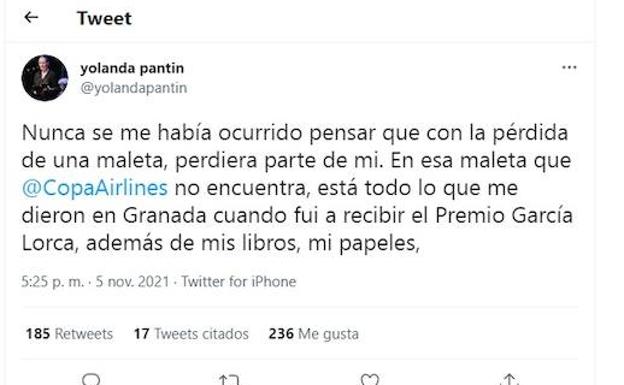 El 'tweet' publicado por la poeta.