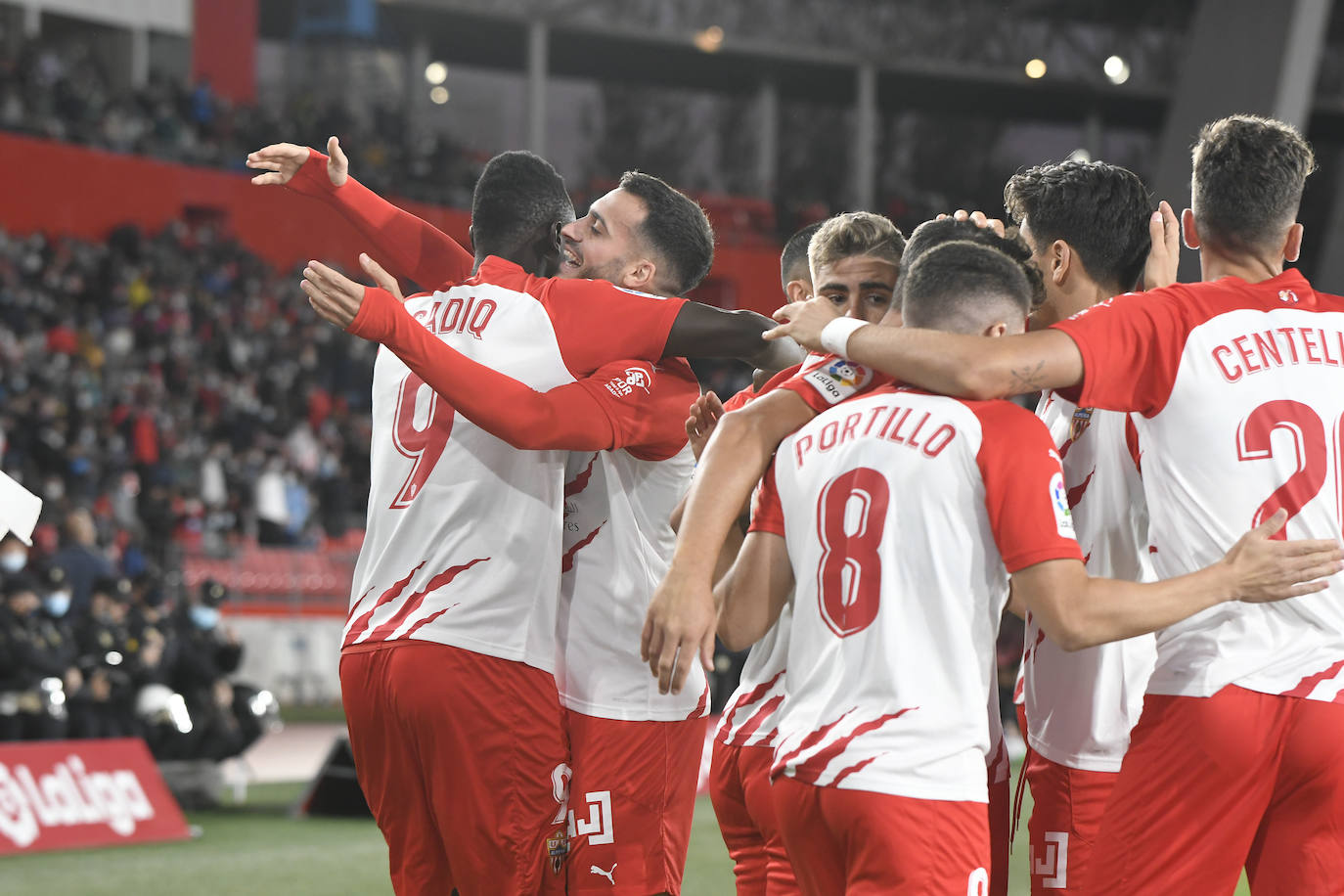 El Almería da sensación de equipo muy sólido. 